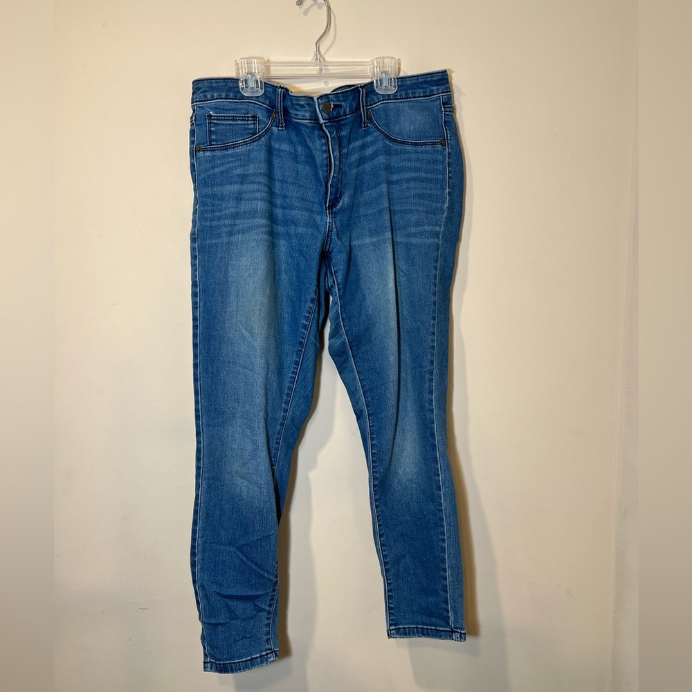 Universal Thread Jeans